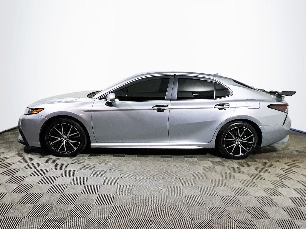2023 Toyota Camry Hybrid SE