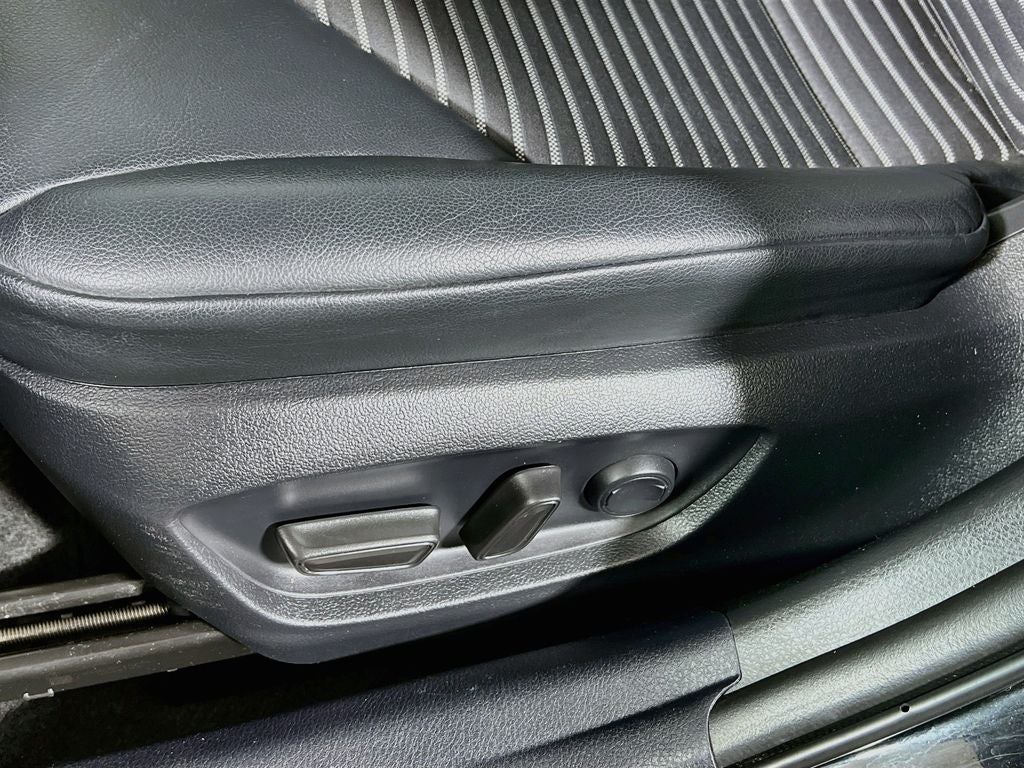 2023 Toyota Camry Hybrid SE NIGHTSHADE