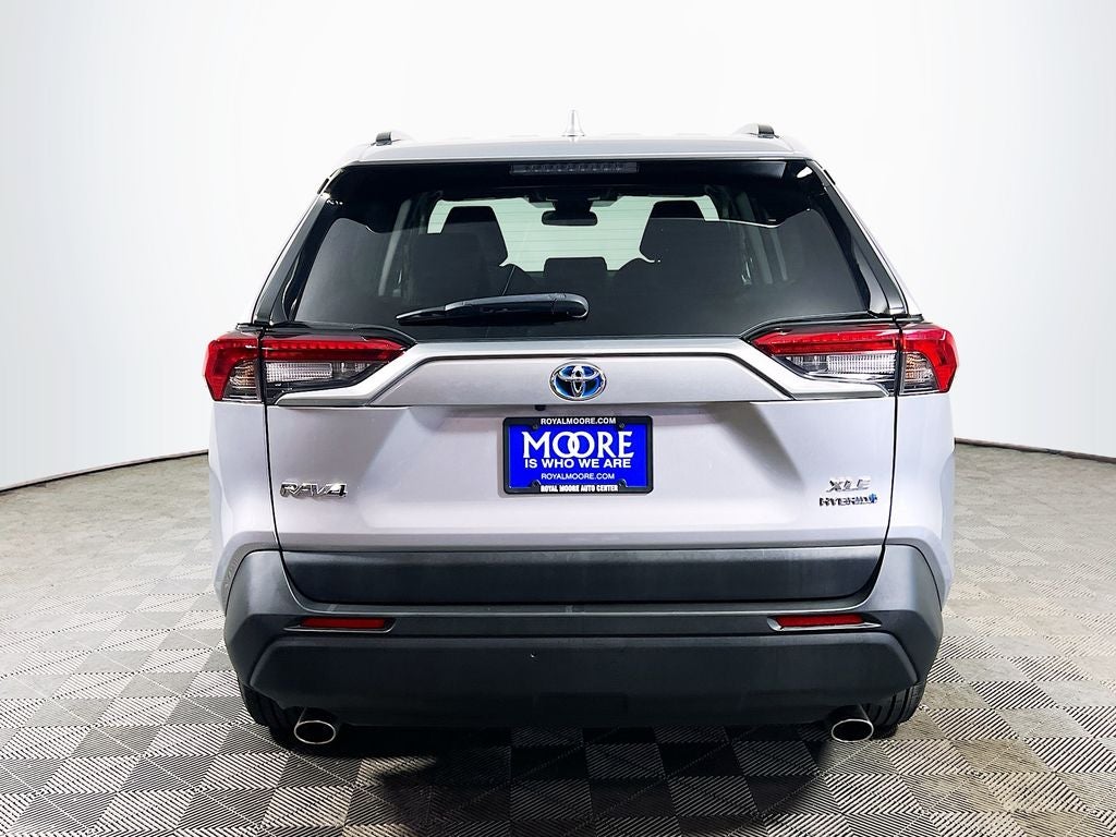 2022 Toyota RAV4 Hybrid XLE