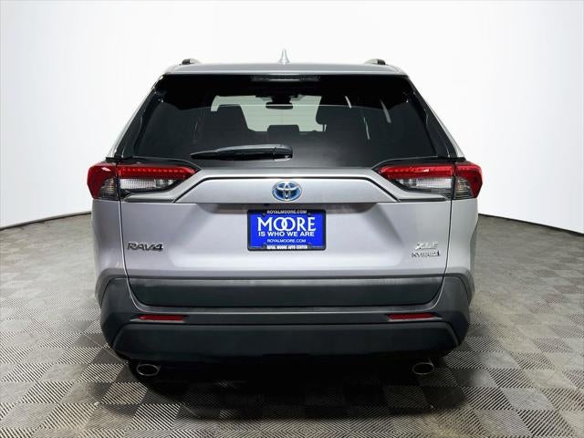 2022 Toyota RAV4 Hybrid XLE