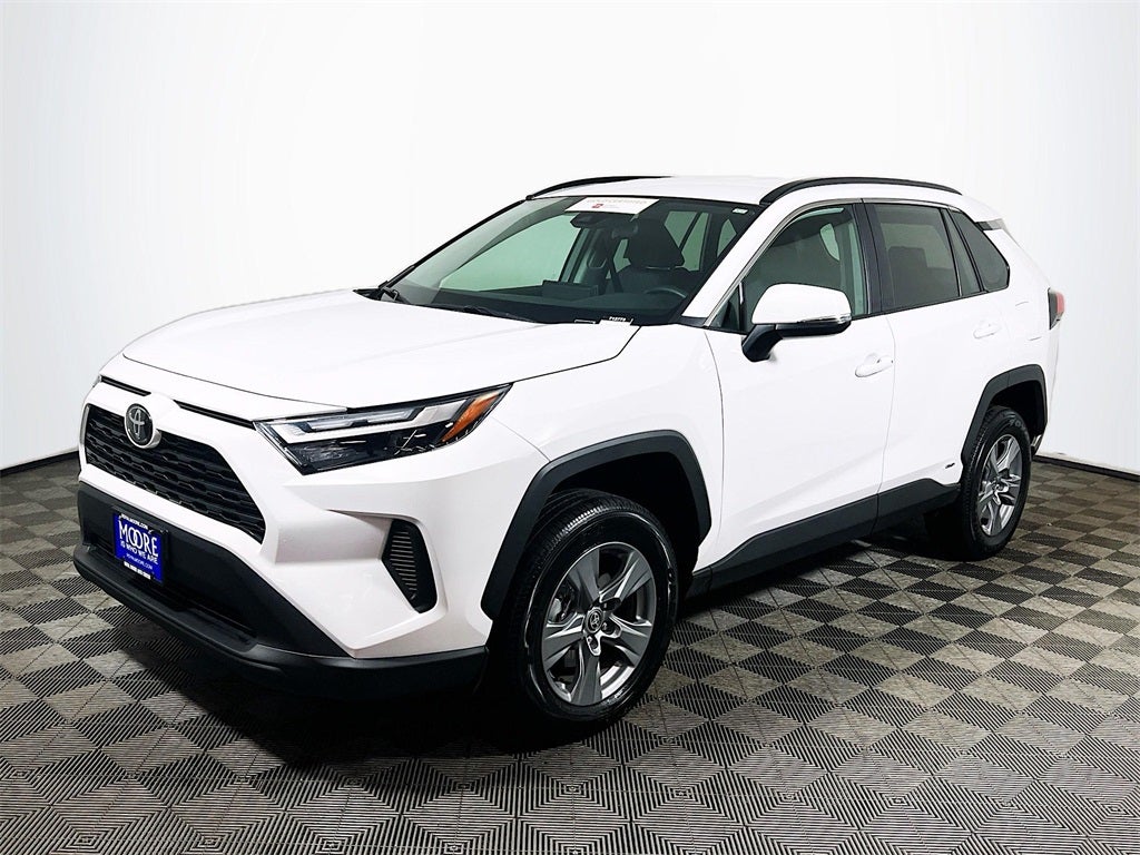 2025 Toyota RAV4 Hybrid XLE