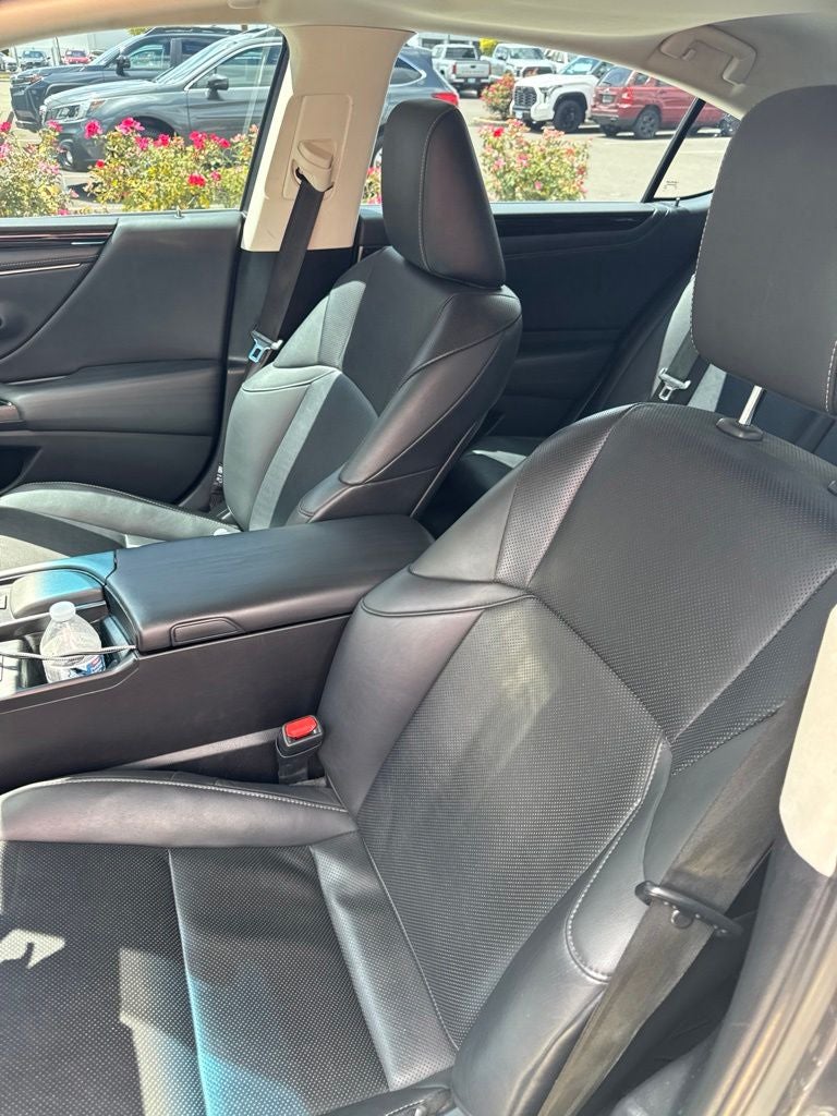 2020 Lexus ES 300h