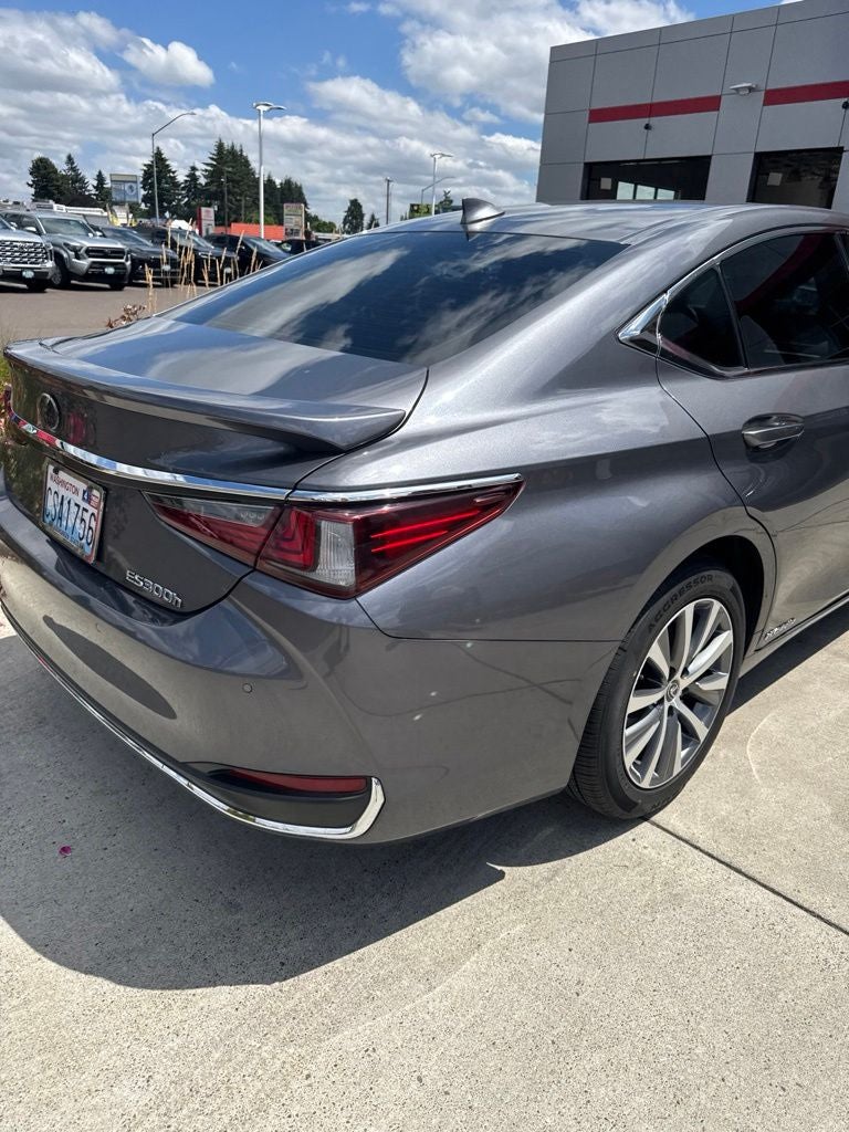 2020 Lexus ES 300h