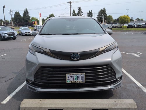 2022 Toyota Sienna Woodland Edition