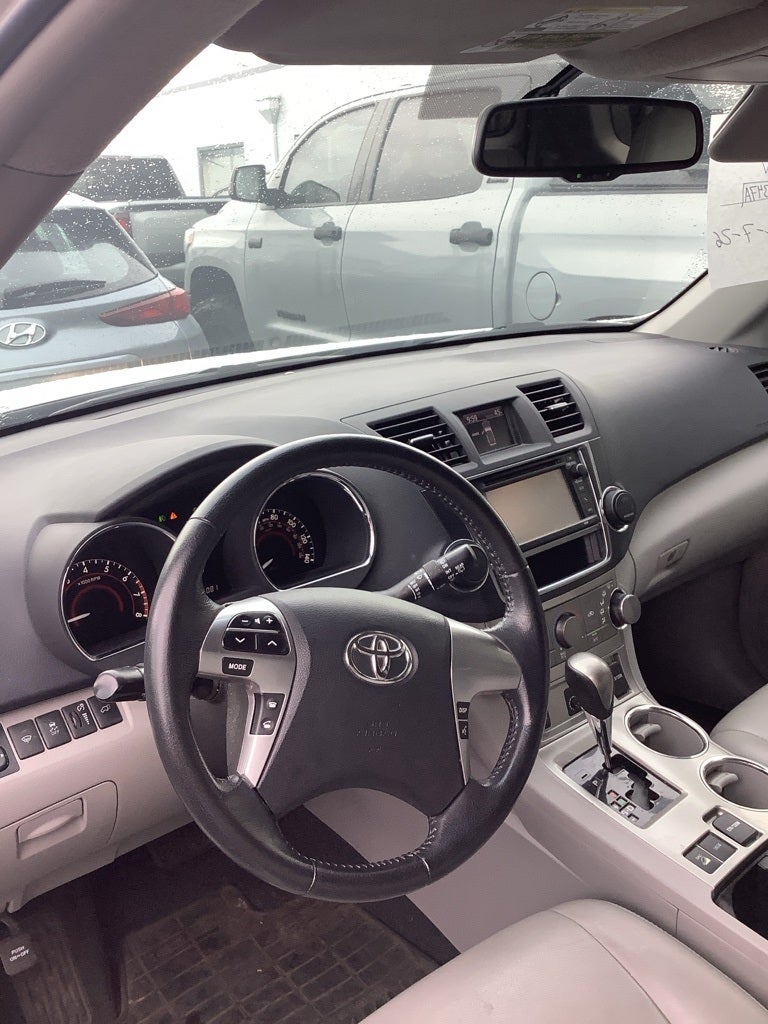2013 Toyota Highlander SE