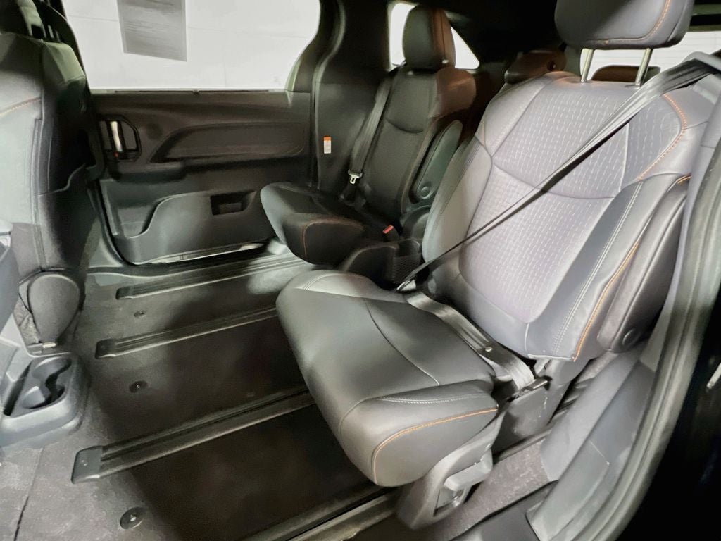 2021 Toyota Sienna XSE 7 Passenger