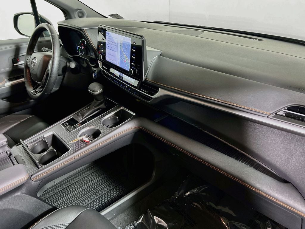 2021 Toyota Sienna XSE 7 Passenger