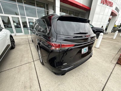 2021 Toyota Sienna XSE 7 Passenger