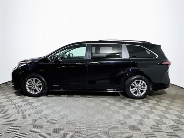 2021 Toyota Sienna XSE 7 Passenger