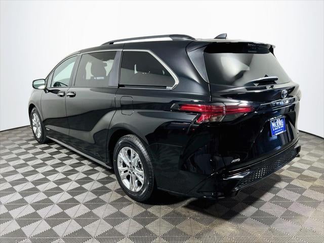 2021 Toyota Sienna XSE 7 Passenger