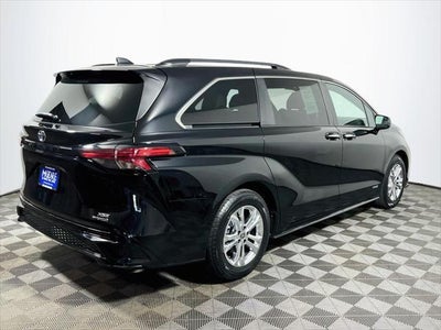 2021 Toyota Sienna XSE 7 Passenger