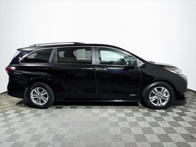 2021 Toyota Sienna XSE 7 Passenger