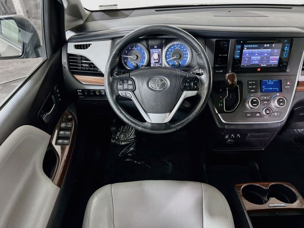 2017 Toyota Sienna Limited 7 Passenger