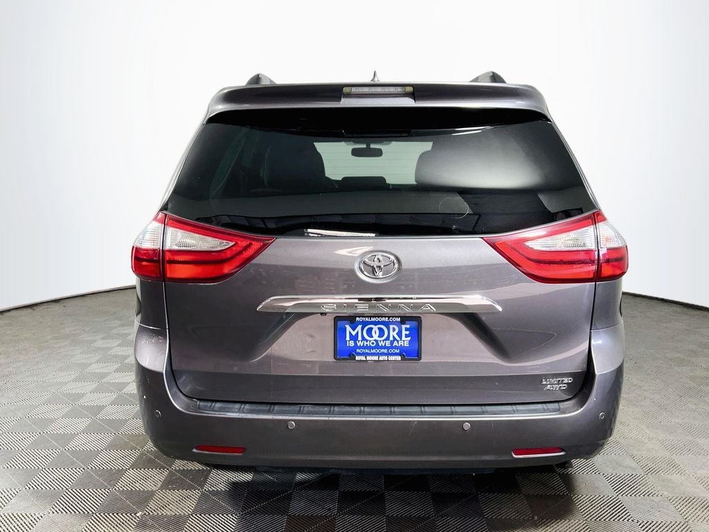 2017 Toyota Sienna Limited 7 Passenger