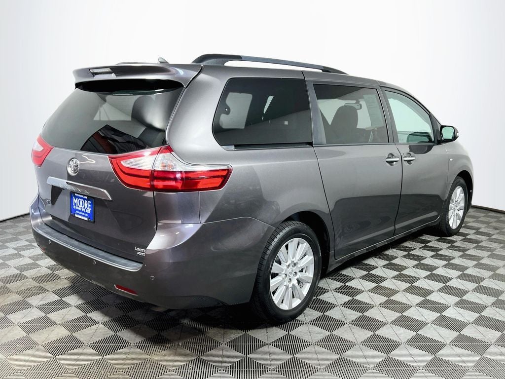 2017 Toyota Sienna Limited 7 Passenger