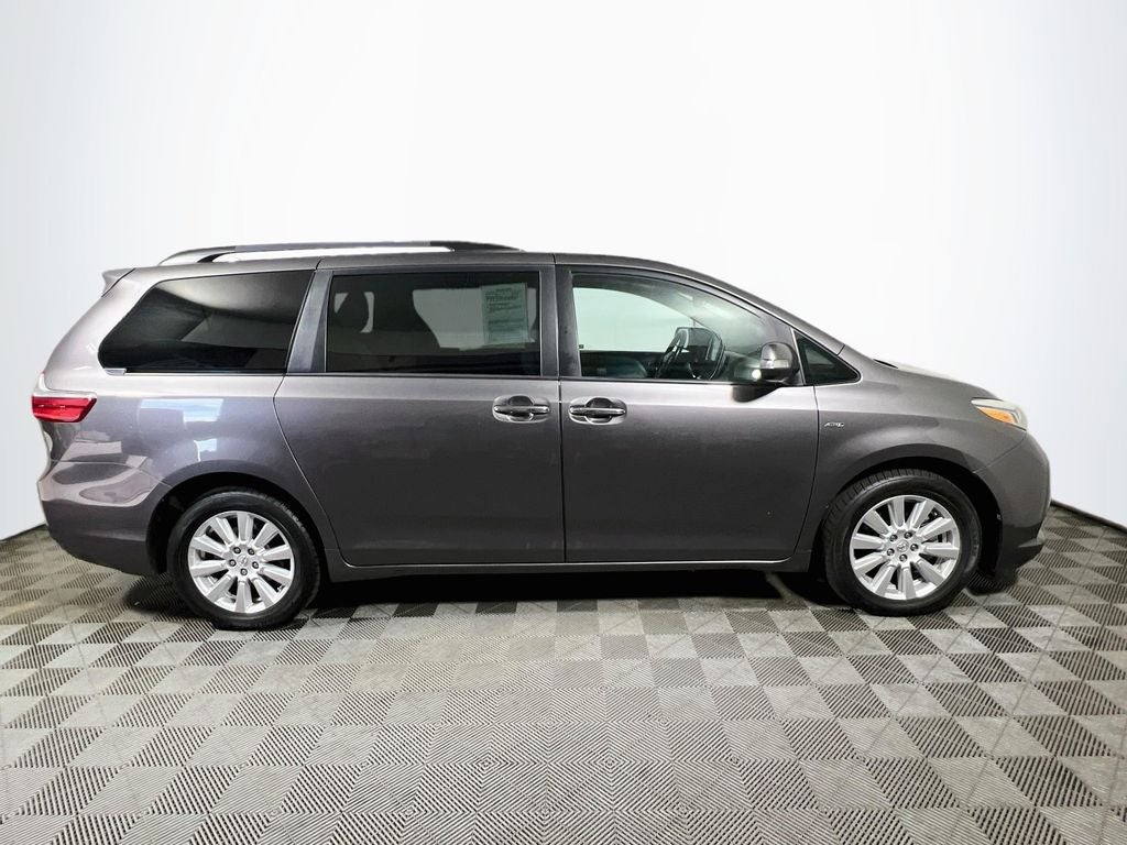 2017 Toyota Sienna Limited 7 Passenger