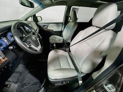 2017 Toyota Sienna Limited 7 Passenger
