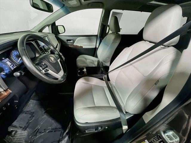 2017 Toyota Sienna Limited 7 Passenger