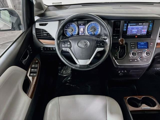 2017 Toyota Sienna Limited 7 Passenger