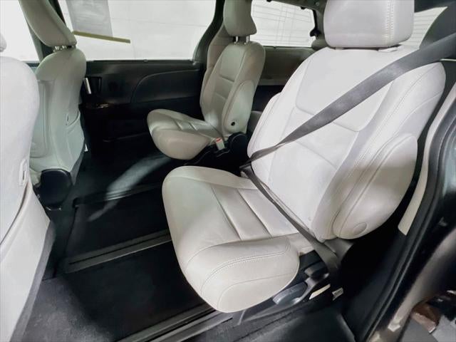 2017 Toyota Sienna Limited 7 Passenger
