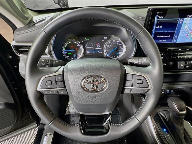 2022 Toyota Highlander Hybrid Platinum