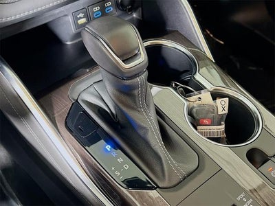 2022 Toyota Highlander Hybrid Platinum