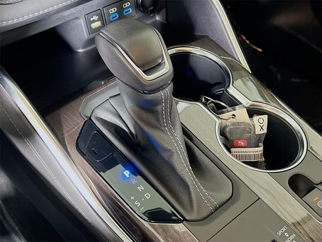 2022 Toyota Highlander Hybrid Platinum