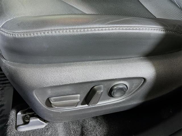 2022 Toyota Highlander Hybrid Platinum
