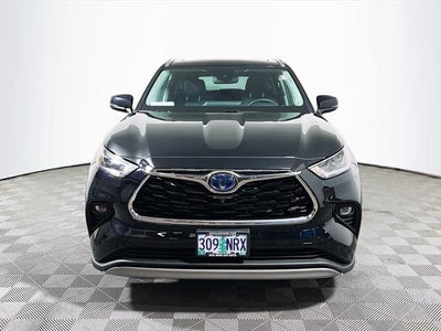 2022 Toyota Highlander Hybrid Platinum