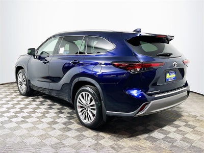 2026 Toyota Highlander Hybrid Platinum