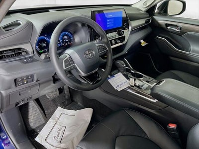 2026 Toyota Highlander Hybrid Platinum