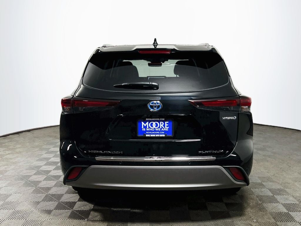 2024 Toyota Highlander Hybrid Platinum
