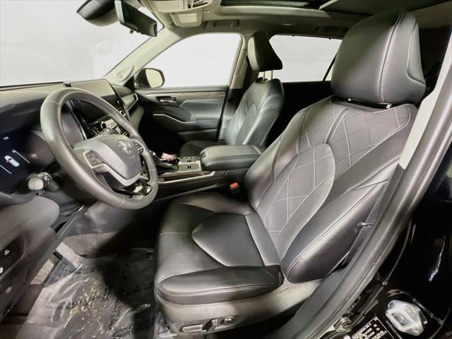 2024 Toyota Highlander Hybrid Platinum