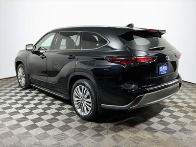 2024 Toyota Highlander Hybrid Platinum