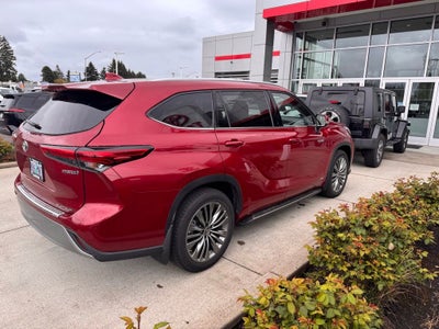2021 Toyota Highlander Hybrid Platinum