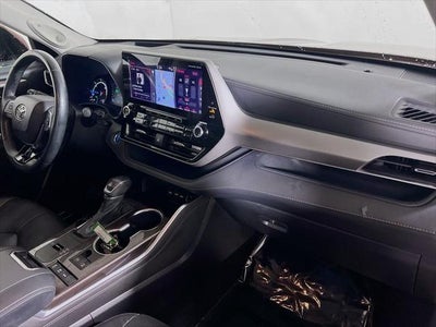 2021 Toyota Highlander Hybrid Platinum