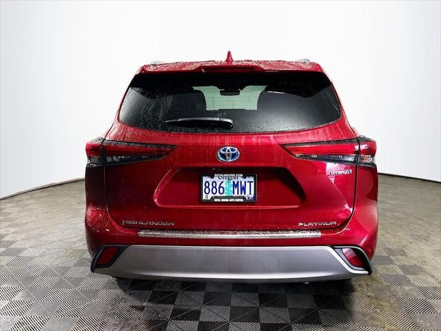2021 Toyota Highlander Hybrid Platinum