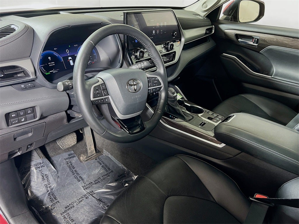 2023 Toyota Highlander Hybrid Platinum