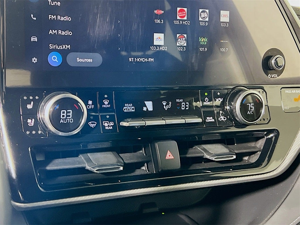 2023 Toyota Highlander Hybrid Platinum