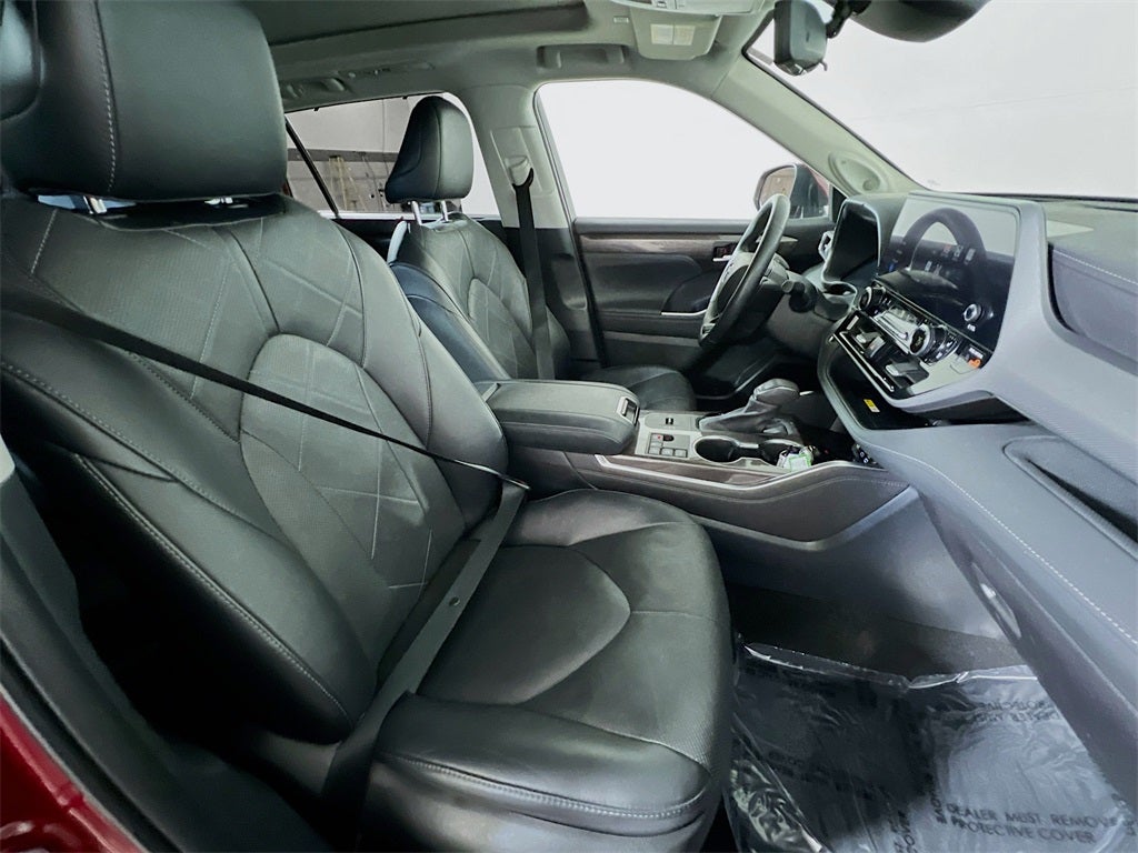 2023 Toyota Highlander Hybrid Platinum
