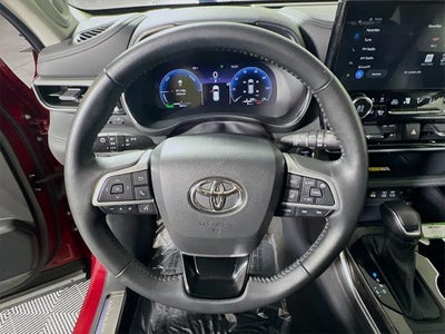 2023 Toyota Highlander Hybrid Platinum