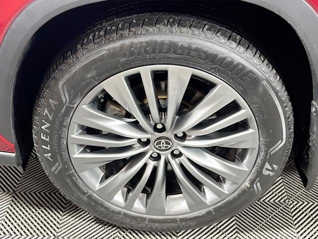 2023 Toyota Highlander Hybrid Platinum