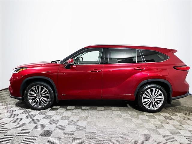 2023 Toyota Highlander Hybrid Platinum