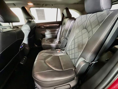 2020 Toyota Highlander Hybrid Platinum