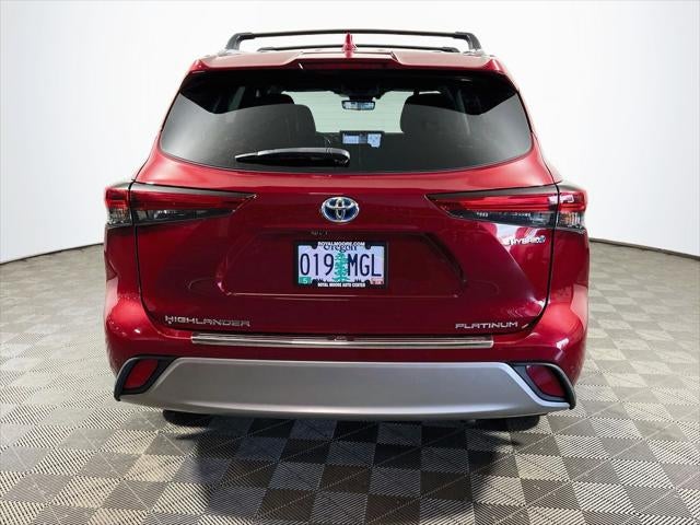 2020 Toyota Highlander Hybrid Platinum