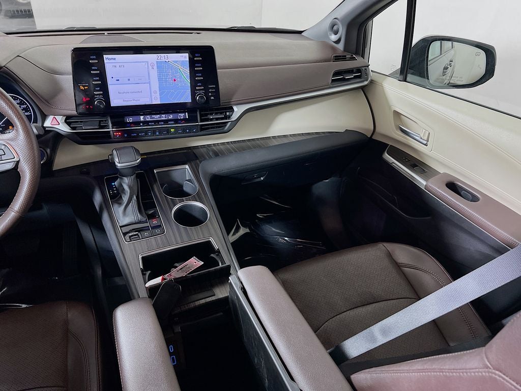 2024 Toyota Sienna Platinum 7 Passenger