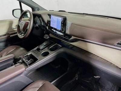 2024 Toyota Sienna Platinum 7 Passenger