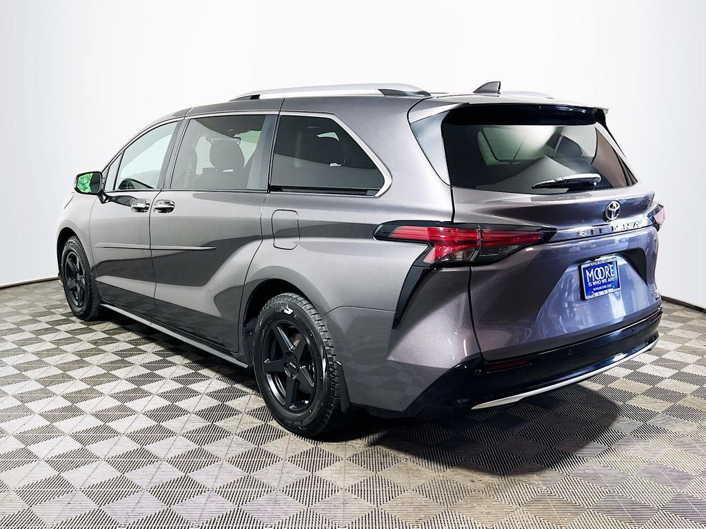 2024 Toyota Sienna Platinum 7 Passenger