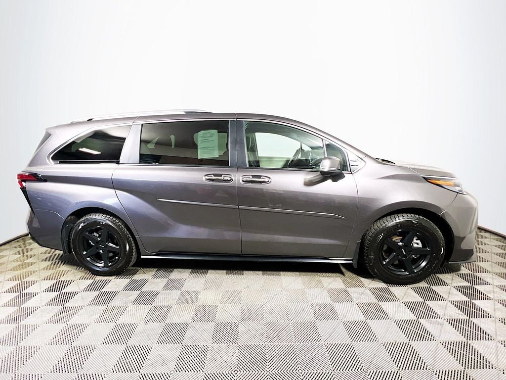 2024 Toyota Sienna Platinum 7 Passenger