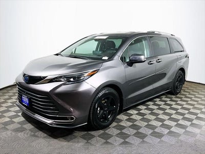 2024 Toyota Sienna Platinum 7 Passenger